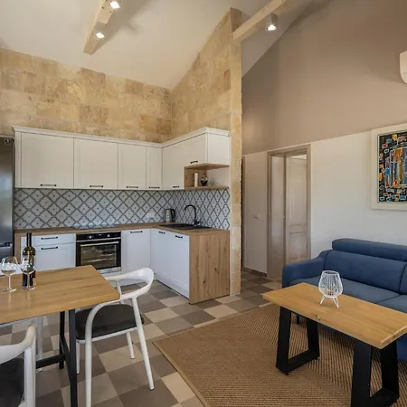 Charming Viliska With Heated Pool Villa Sveti Filip i Jakov