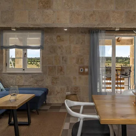 Charming Viliska With Heated Pool *