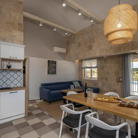 Charming Viliska With Heated Pool Villa *