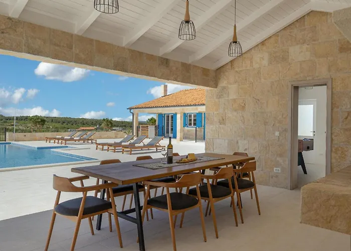 Charming Viliska With Heated Pool *