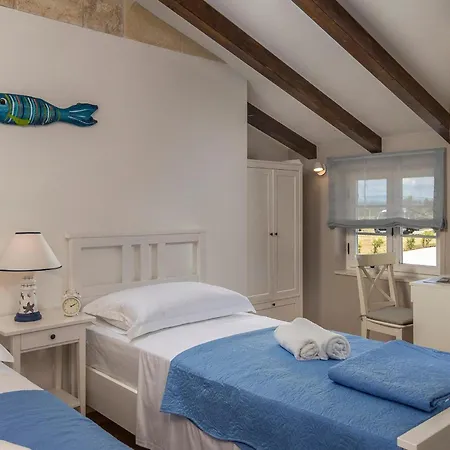 Charming Viliska With Heated Pool Villa *