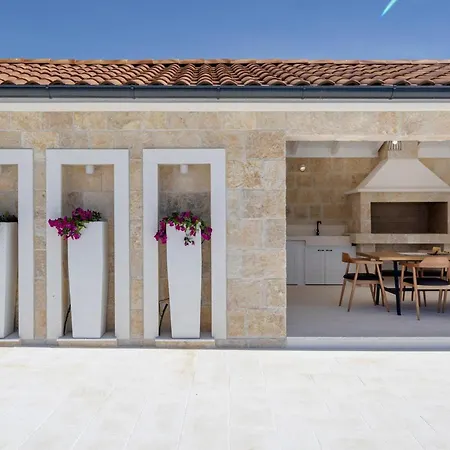 Charming Viliska With Heated Pool Villa