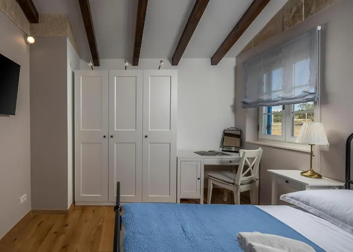 Βίλα Charming Viliska With Heated Pool *