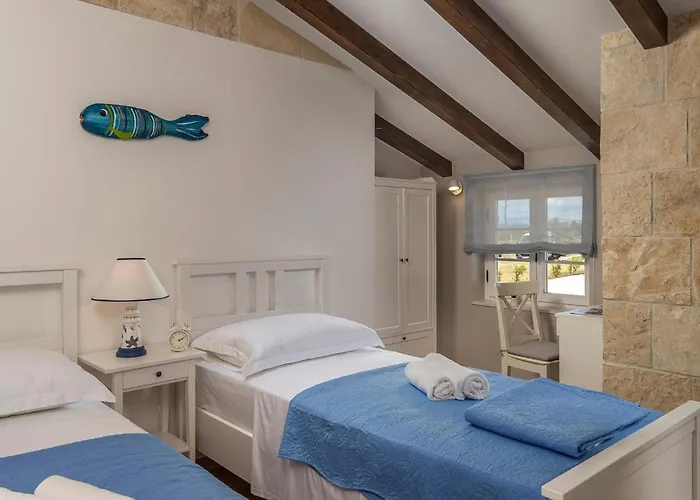 Charming Viliska With Heated Pool Villa *