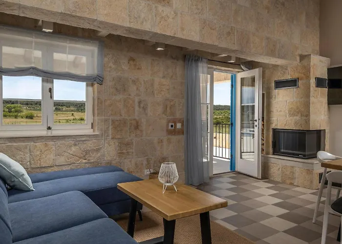 Βίλα Charming Viliska With Heated Pool *